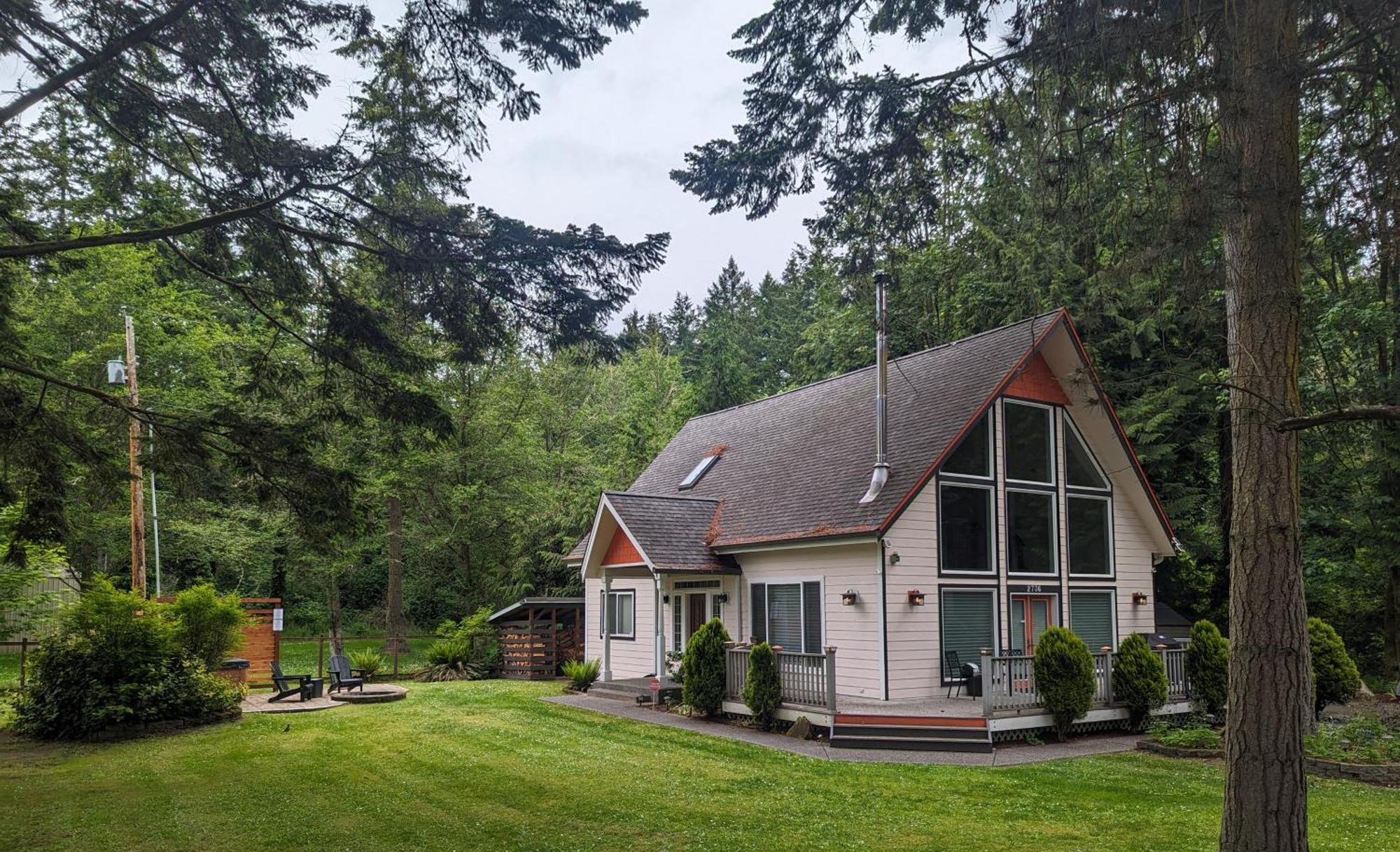 Fox Paws Luxury Cabin - Hot Tub, Fire Pit & Pines! Hansville Luaran gambar